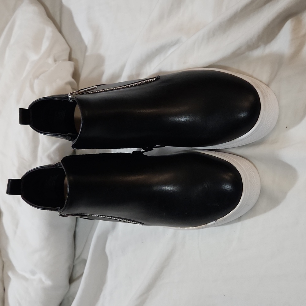 JUSTFAB WEDGE BOOTIES NEW WITHOUT BOX